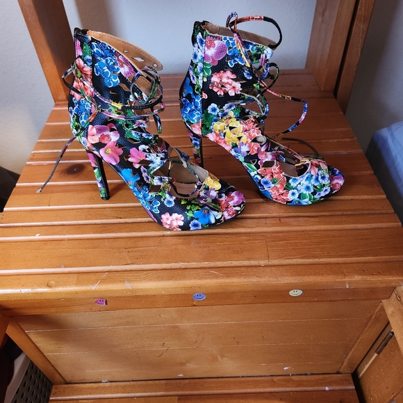 Chase & Chloe - Picture 4 of 5